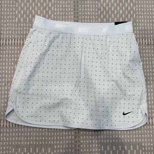 Nike dryfit skort L